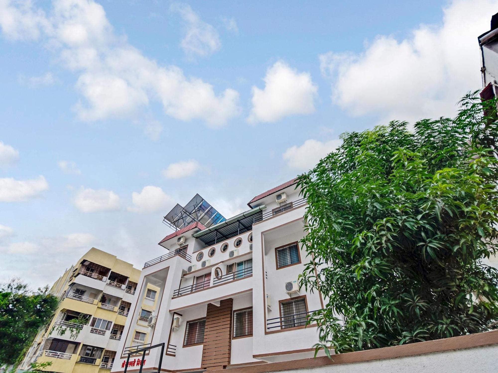 Super Hotel O Saraswati Niwas Vadgaon Budruk Pune Exterior foto